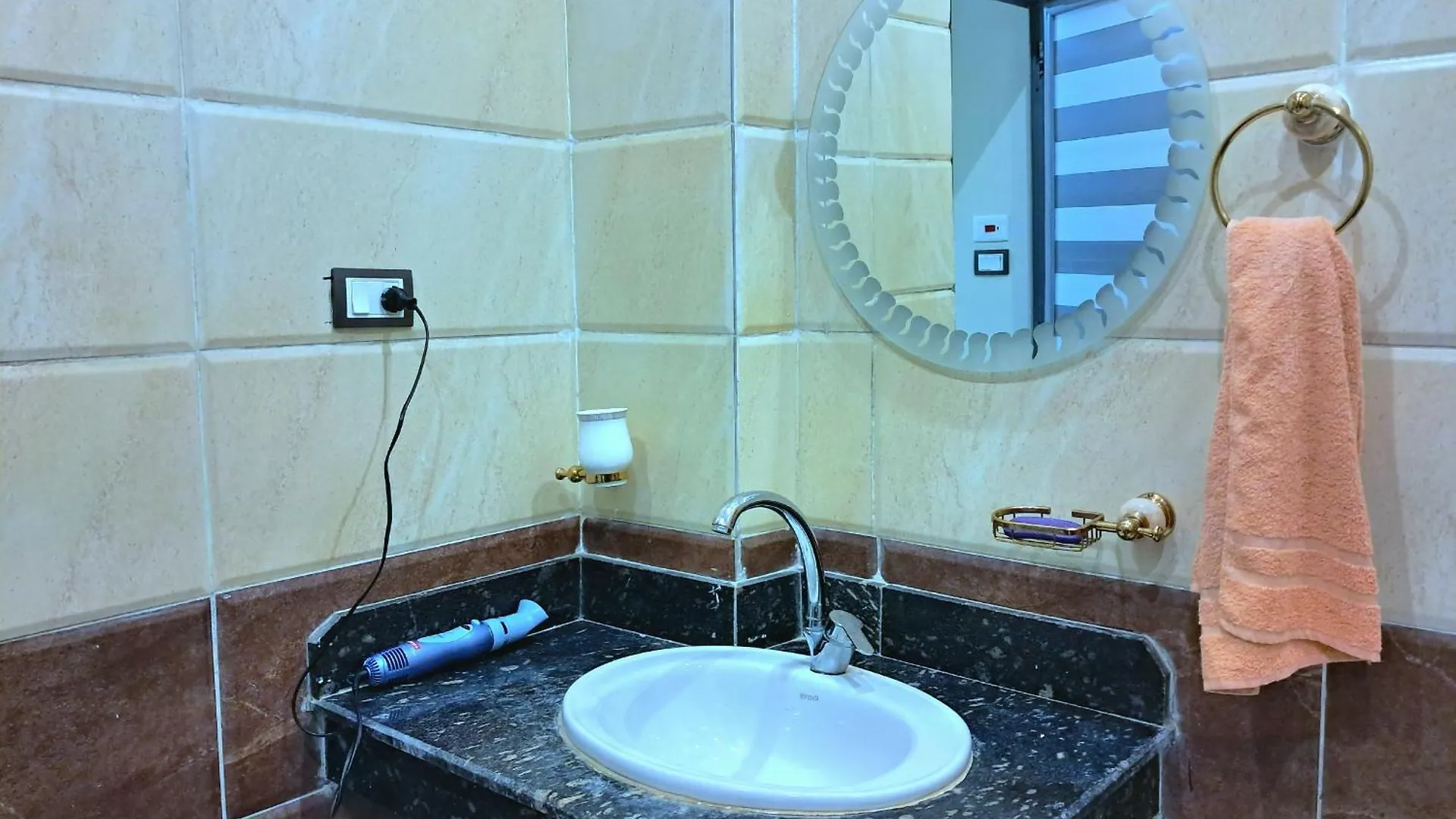 Al-Fayrouz Palace Apartment Λούξορ