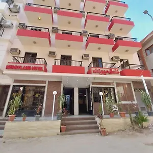 Hotel Merry Land & Roof Nile Restaurant, Louxor